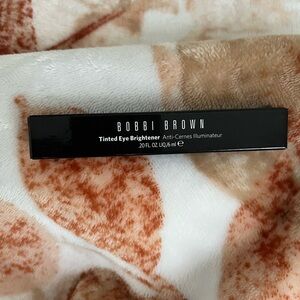 Bobbi Brown Tinted Eye Brightener Concealer in Peach #8